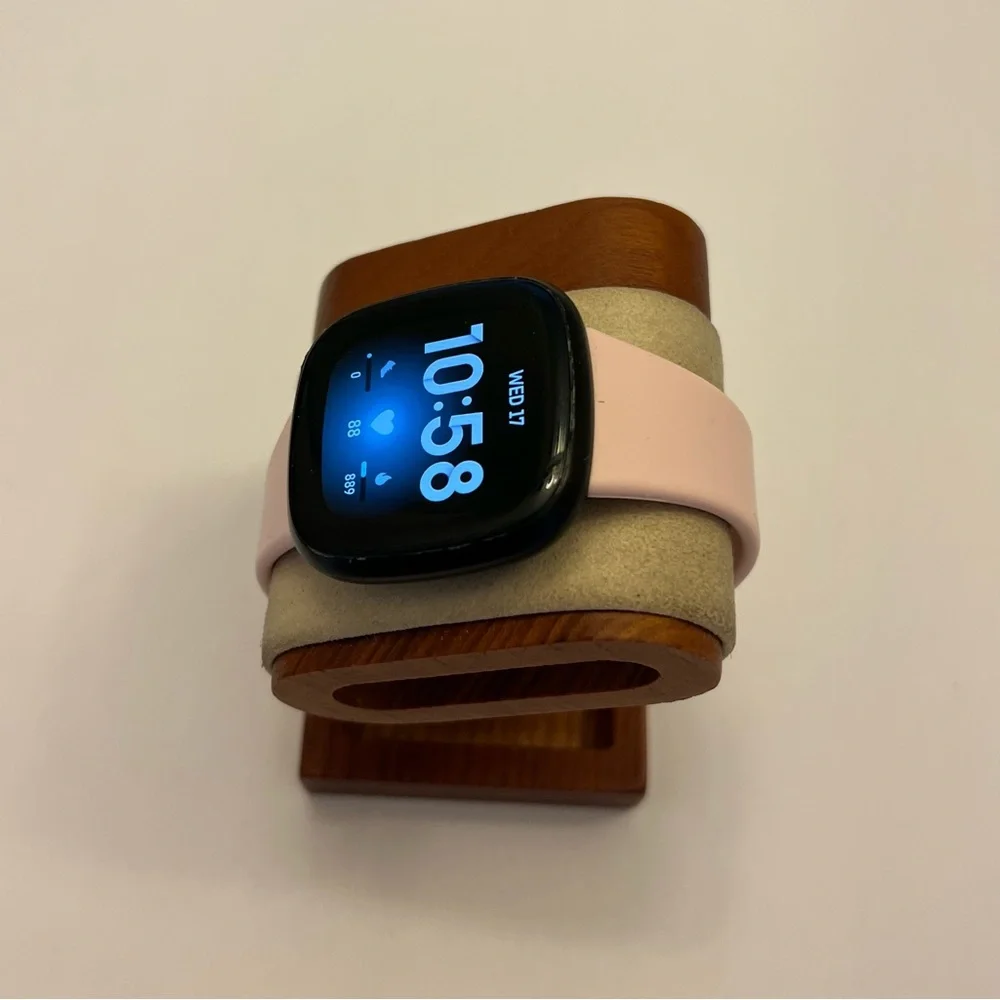 Fitbit Versa 3 Black/Pink, tested, Charger‎ included